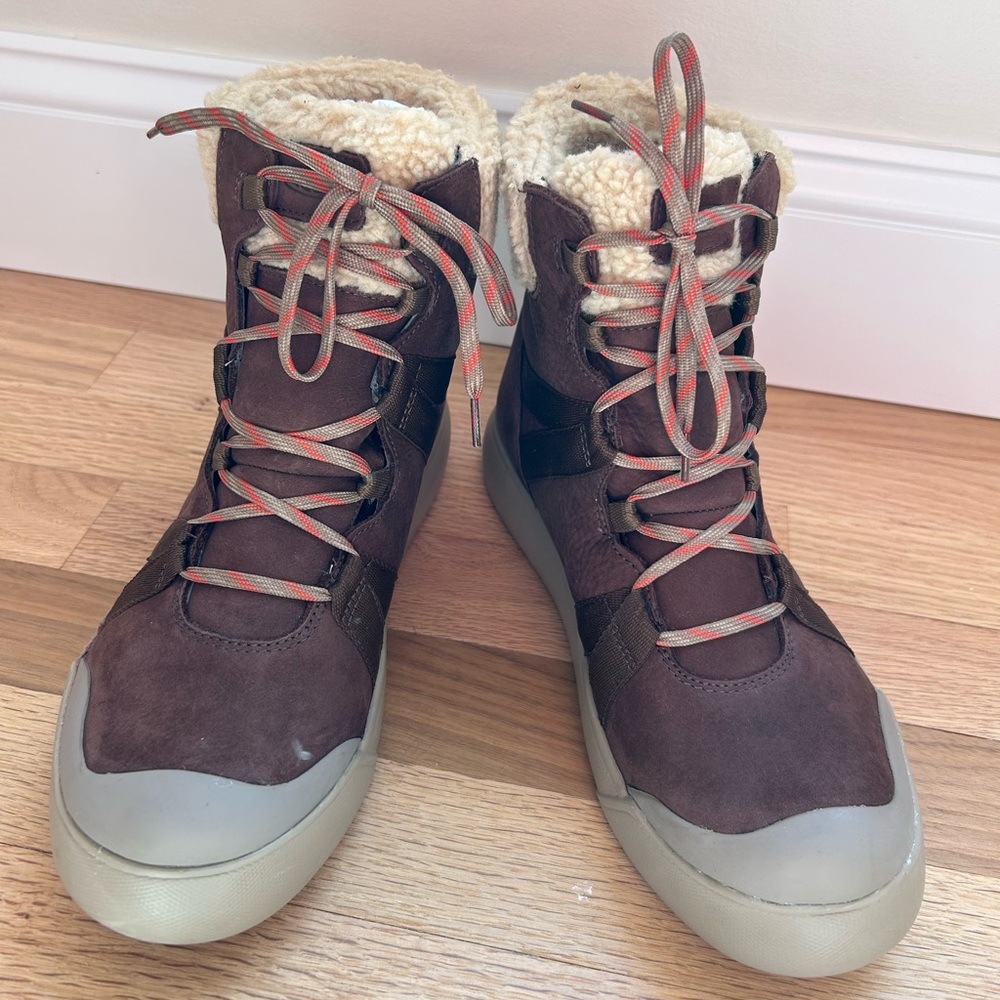 Keen Elle winter waterproof boots, size 8.5 chestnut/red clay